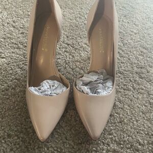 Shoe Dazzle Tan Heels Classic Pointed Toe